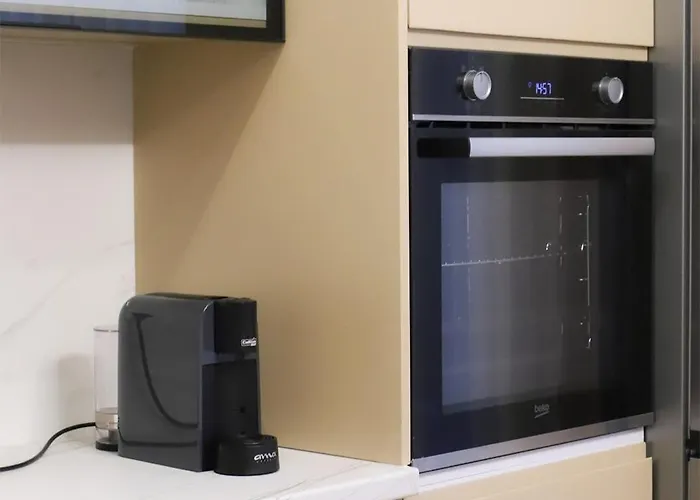 Trio Escape * Tirana